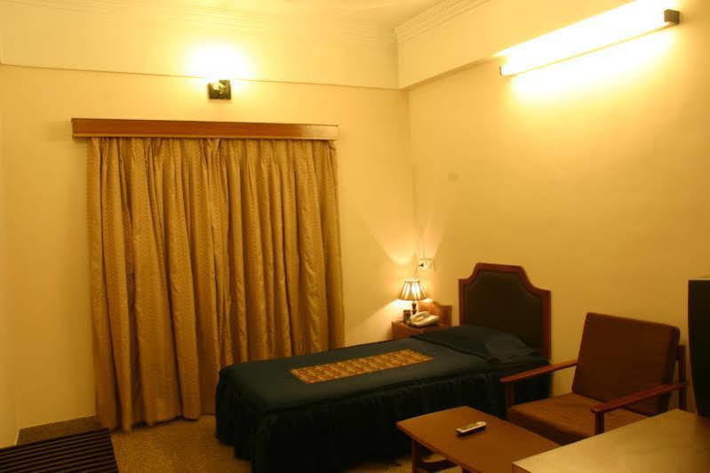 Hotel Asansol International Exteriör bild