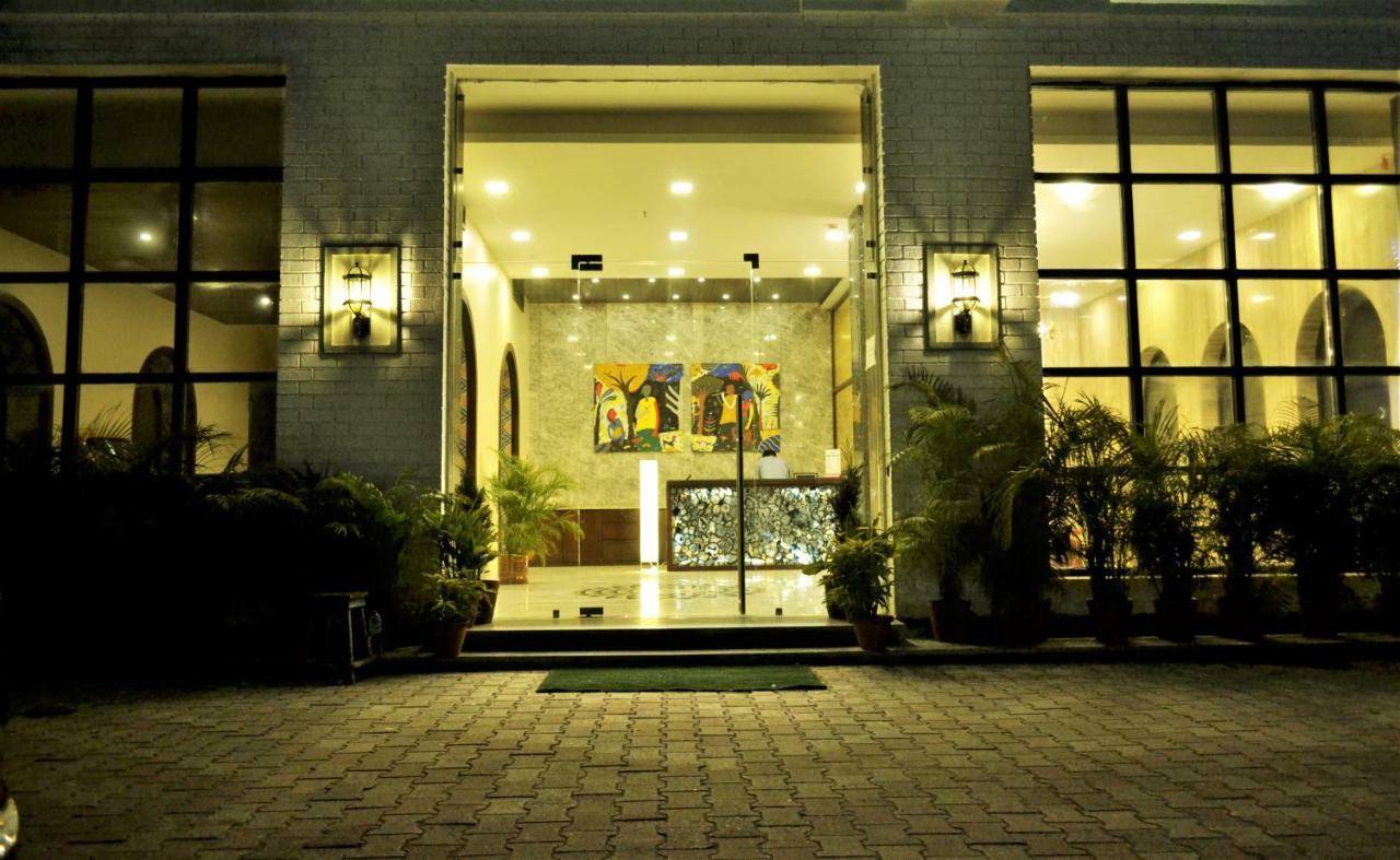 Hotel Asansol International Exteriör bild