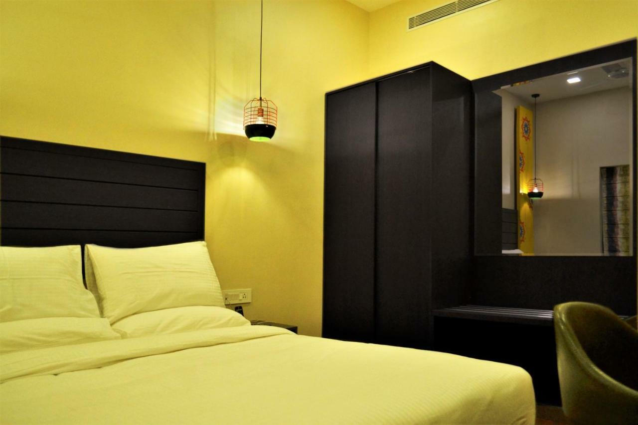 Hotel Asansol International Exteriör bild