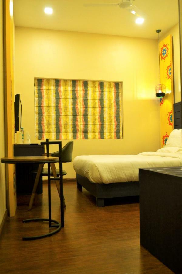 Hotel Asansol International Exteriör bild