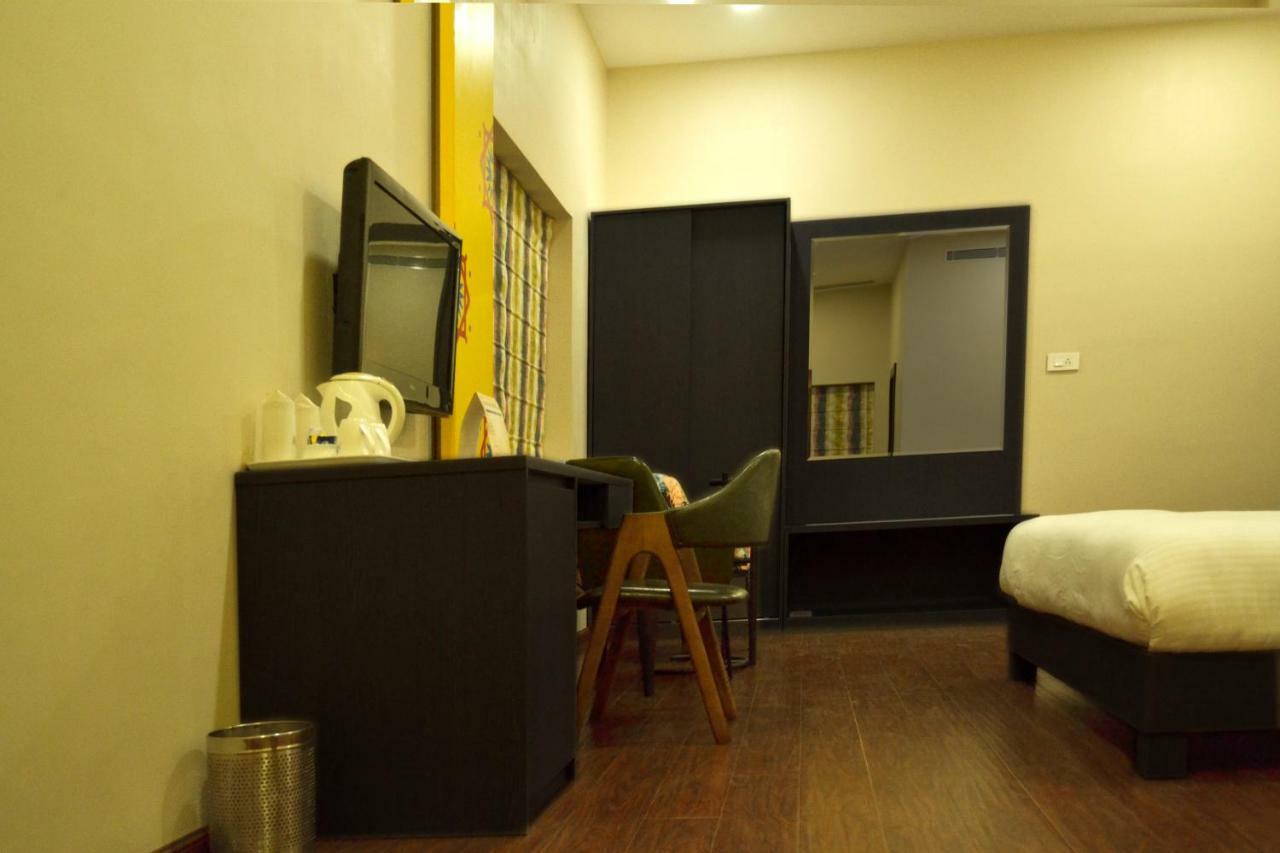 Hotel Asansol International Exteriör bild